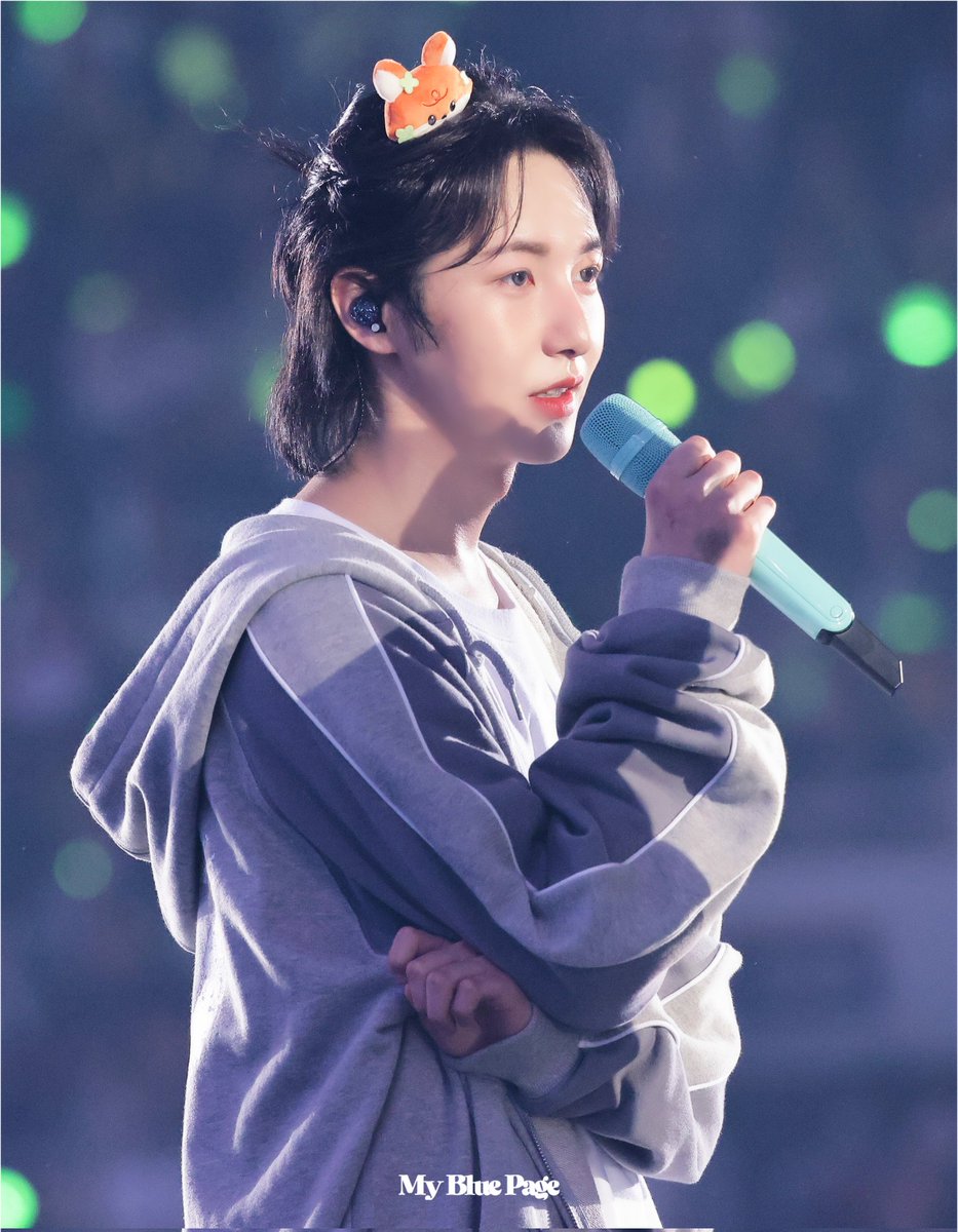 ᴍy ʙʟᴜᴇ ᴩᴀɢᴇ tweet media