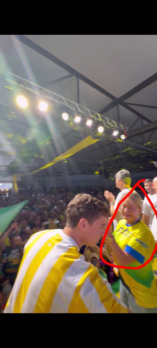 Ellen☀️🏝️🌊 tweet media