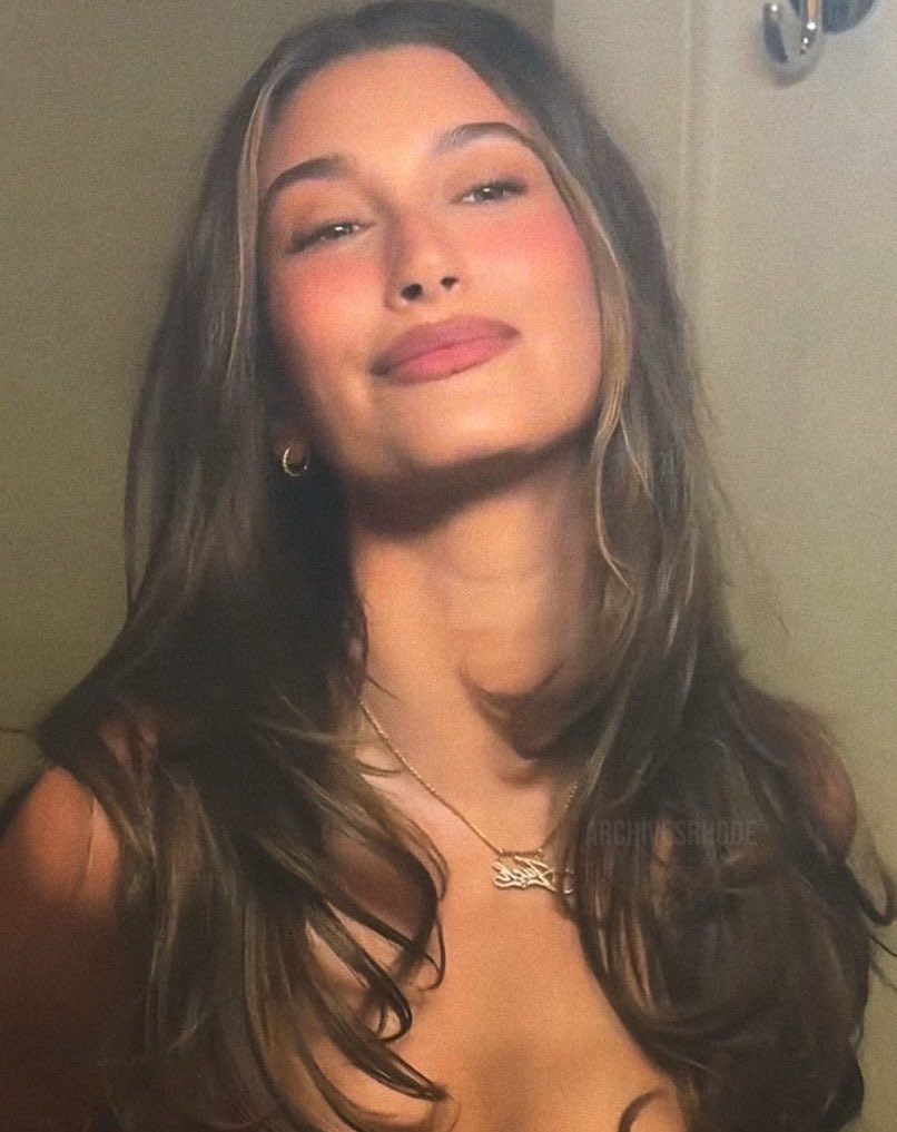 wttchya's tweet photo. impossível não ser completamente obcecada nessa princesa, olha issooo https://t.co/0CbnoQ1iYK
