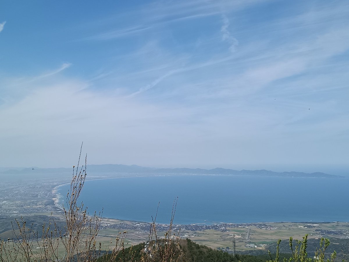 pore2kakeru's tweet photo. 久々にお山歩き(*^_^*)
大山を眺めながらランチ！ https://t.co/cKZkqZkJOq