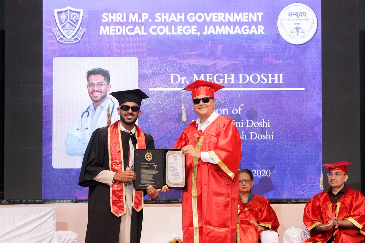 maulikdr's tweet image. Who said medical convocations have to be boring? 🕶️🎓
Celebrating the next generation of doctors at Jamnagar. If the future of medicine is this bright, we’re going to need shades &amp;amp; Styles!📸
Proud to see my students graduate today. Let the journey begin! 🩺🚀
#MedEd #MBBS #NEET