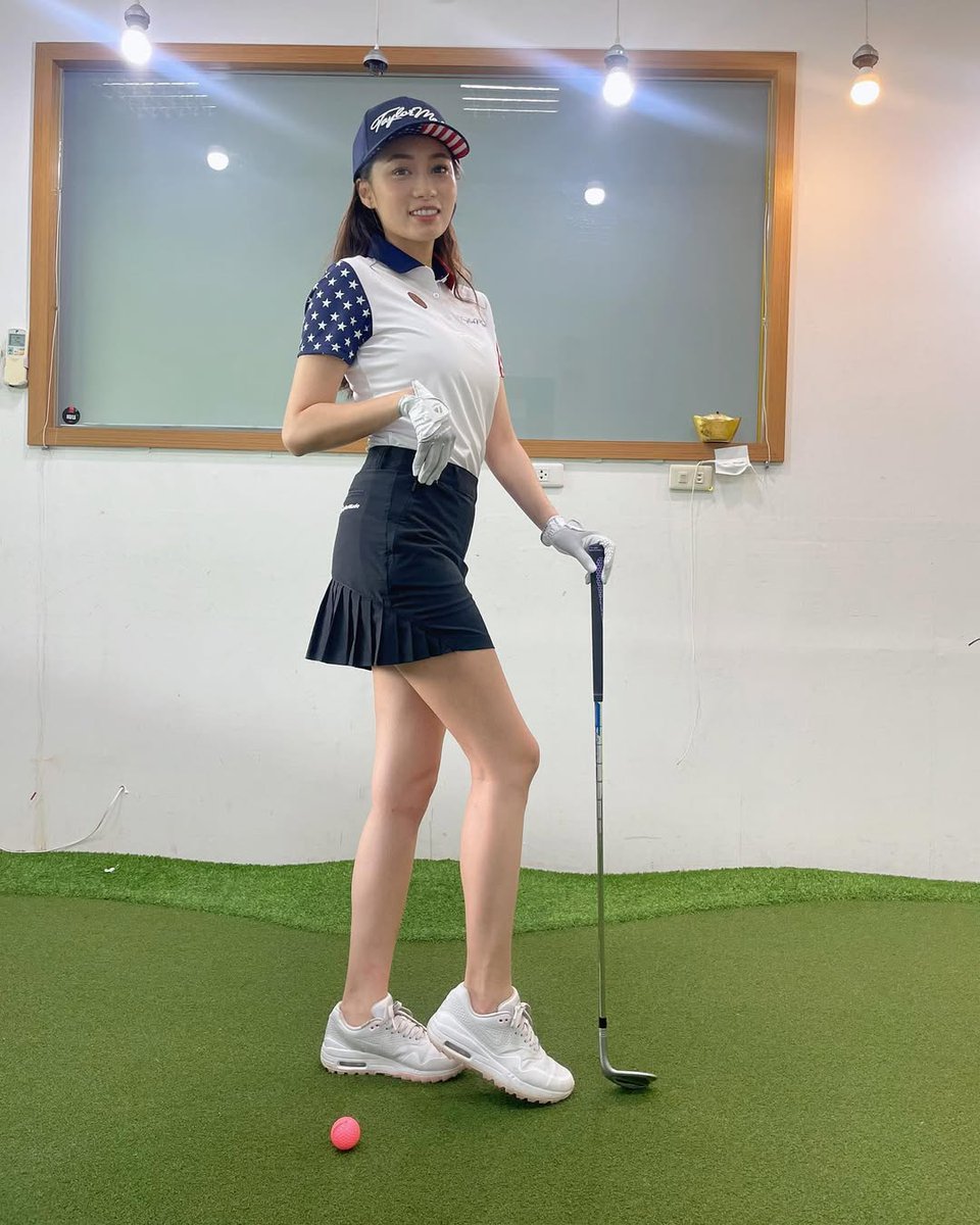 lovlygirl455's tweet photo. Swinging into the weekend like a boss! Who’s joining my next round? 🏌️♀️💨 #GolfVibes #SwingQueen #WeekendWarrior https://t.co/syG983S56P