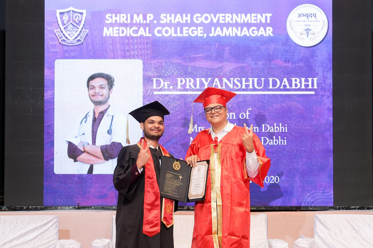 maulikdr's tweet image. Who said medical convocations have to be boring? 🕶️🎓
Celebrating the next generation of doctors at Jamnagar. If the future of medicine is this bright, we’re going to need shades &amp;amp; Styles!📸
Proud to see my students graduate today. Let the journey begin! 🩺🚀
#MedEd #MBBS #NEET