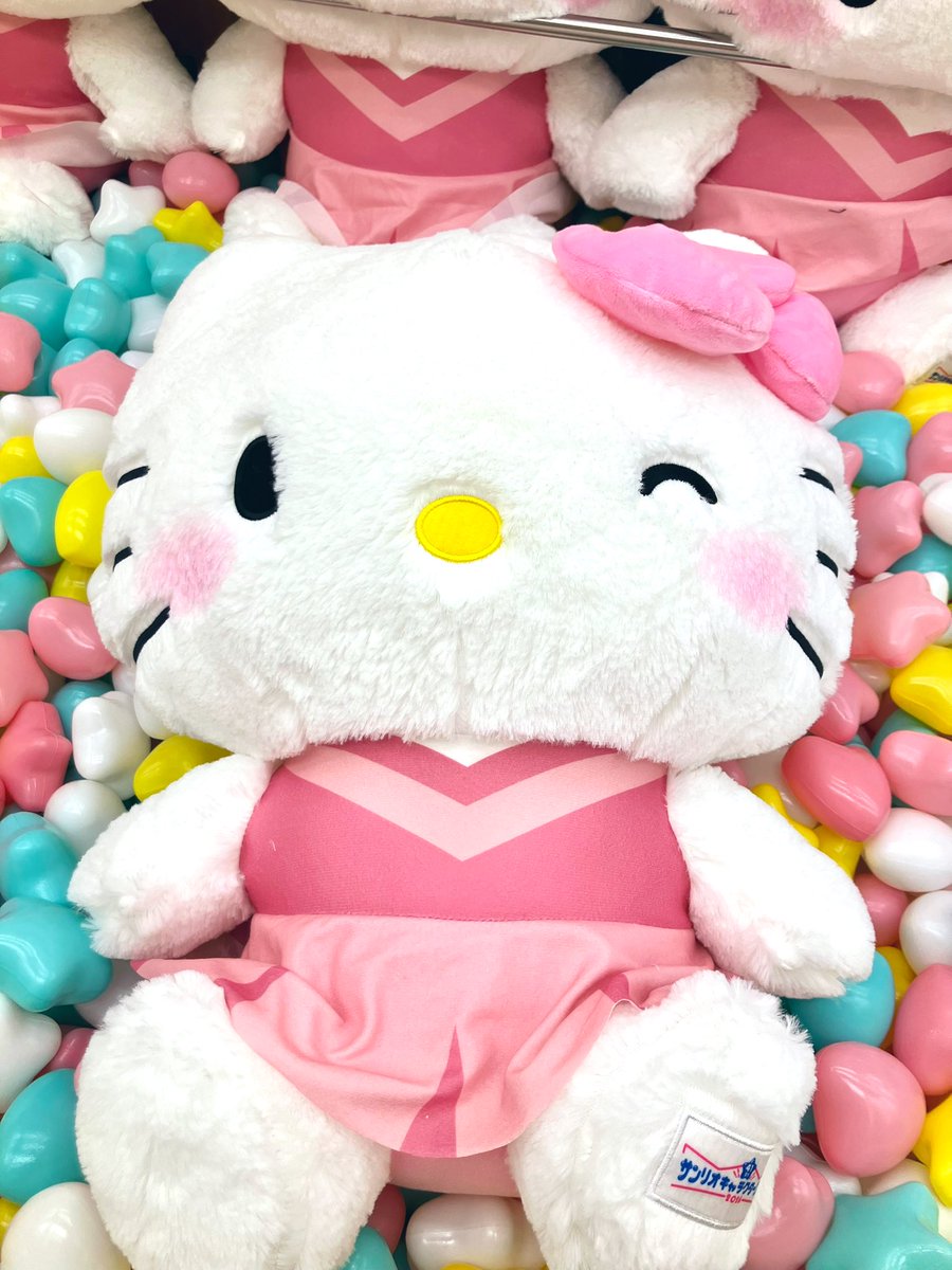 GiGO_shonan_T's tweet image. 🌟景品情報🌟
「ハローキティ　キャラクター大賞２０２６超超ＢＩＧぬいぐるみ」
ふわふわの手触りが気持ちいい❣️✨
BIGサイズのキティちゃんが登場です🌈
#GiGO #GiGO湘南とうきゅう #ハローキティ