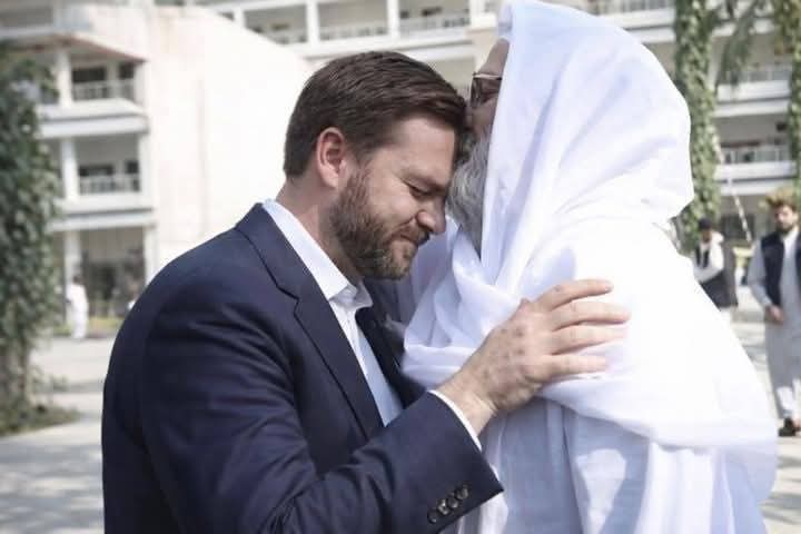 RahmanullahSh19's tweet photo. @hasankhyber @VP @JDVance پاکستان دسولې دديم ګړي يا ثالث لپاره هيڅ ظرفيت نه درلود 
نه يې پر متخاصمو خواوو داخلاقي فشار ظرفيت درلود 
نه يې نظامي ظرفيت درلود 
او نه يې اقتصادي او سياسي ظرفيت درلود 
پښتانه وايې دډم او نايې پر کور جرګه بيرته جګړې ته بهانه ده 
پاکستان دجنوبي اسيا کرايې فاحشه او رنډۍ ده https://t.co/ijTKcUkV7i
