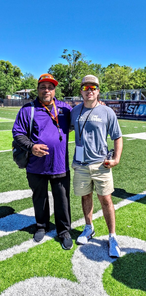 BrockHall2027LS's tweet image. I had a great time at the @EWC_TigersFB Spring game and Junior Day! Enjoyed connecting with all the coaches,staff, and players! Thank you @CoachJoeNieves for the invite! #Longsnapper #ToeTheLine #Specialist