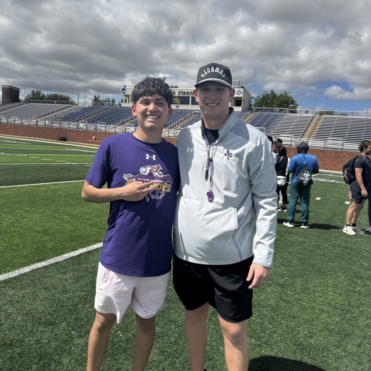 Joshua_G_2027's tweet photo. Had a great camp at HSU DB/LB Camp.  Thank you coach’s for a great camp.  See yall soon!!  hooyah!! @MattMitchellHSU @CoachFloydHSU @BurlesonHSU https://t.co/0QIpow0wdc
