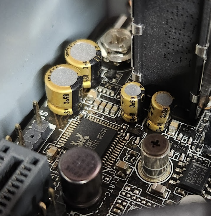 スダ/渡波郁「CPUの創りかた」「お嬢様 投資をはじめる!」発売中 tweet media