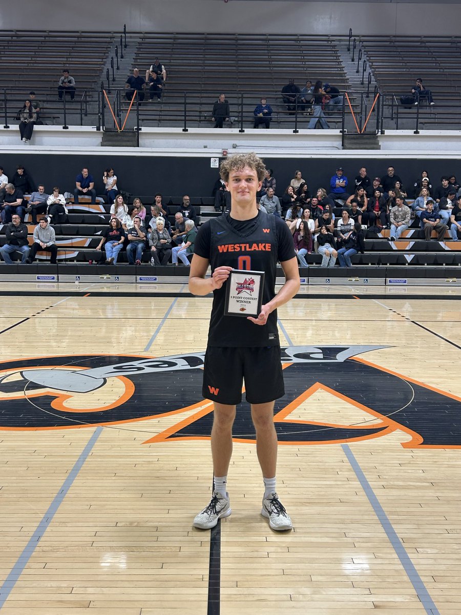 VCBCAofficial's tweet photo. Congrats to Axel Ostergard from Westlake who beat Rajai Moody from CI in the Championship of the VCBCA 3 point contest https://t.co/CKPNN5tnBp