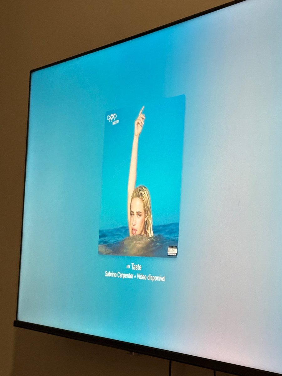 lady gag tweet media