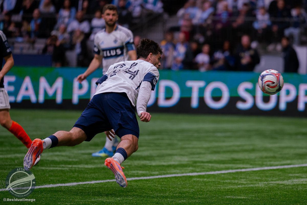 aftncanada's tweet image. Brian White sealed the deal for @WhitecapsFC today in their 2-0 win over NYCFC.

Nice little Wizard of Oz style heel click to celebrate. Fitting as Kansas City are next here!

📷@residualimage

#VWFC #MLS #VANvNYC