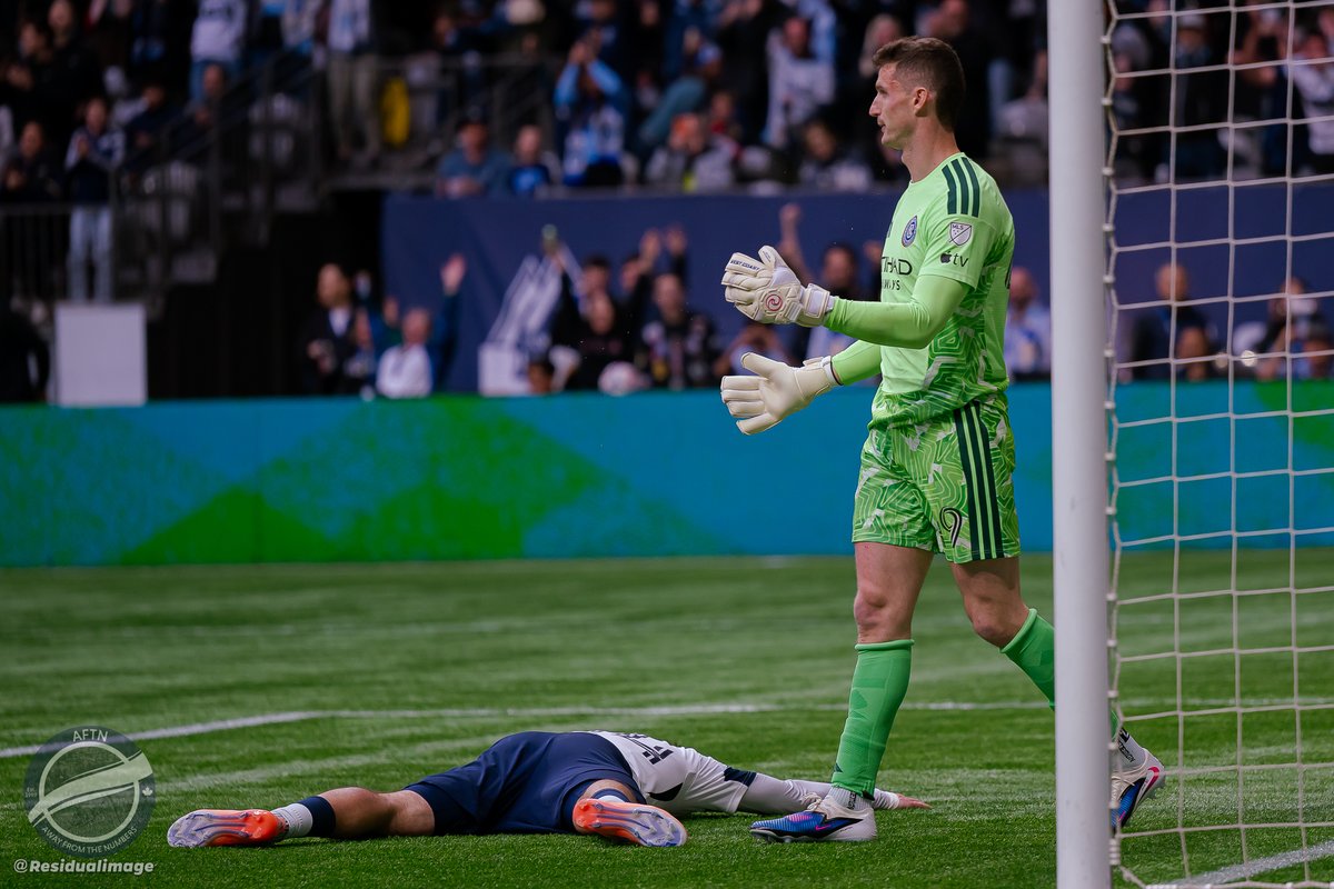 aftncanada's tweet image. Brian White sealed the deal for @WhitecapsFC today in their 2-0 win over NYCFC.

Nice little Wizard of Oz style heel click to celebrate. Fitting as Kansas City are next here!

📷@residualimage

#VWFC #MLS #VANvNYC