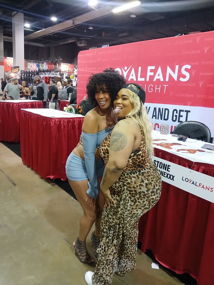 GODDESSXXX tweet media