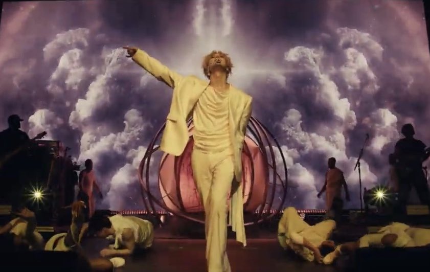 ℭ𝔥𝔩𝔬𝔢 ⟢ tweet media