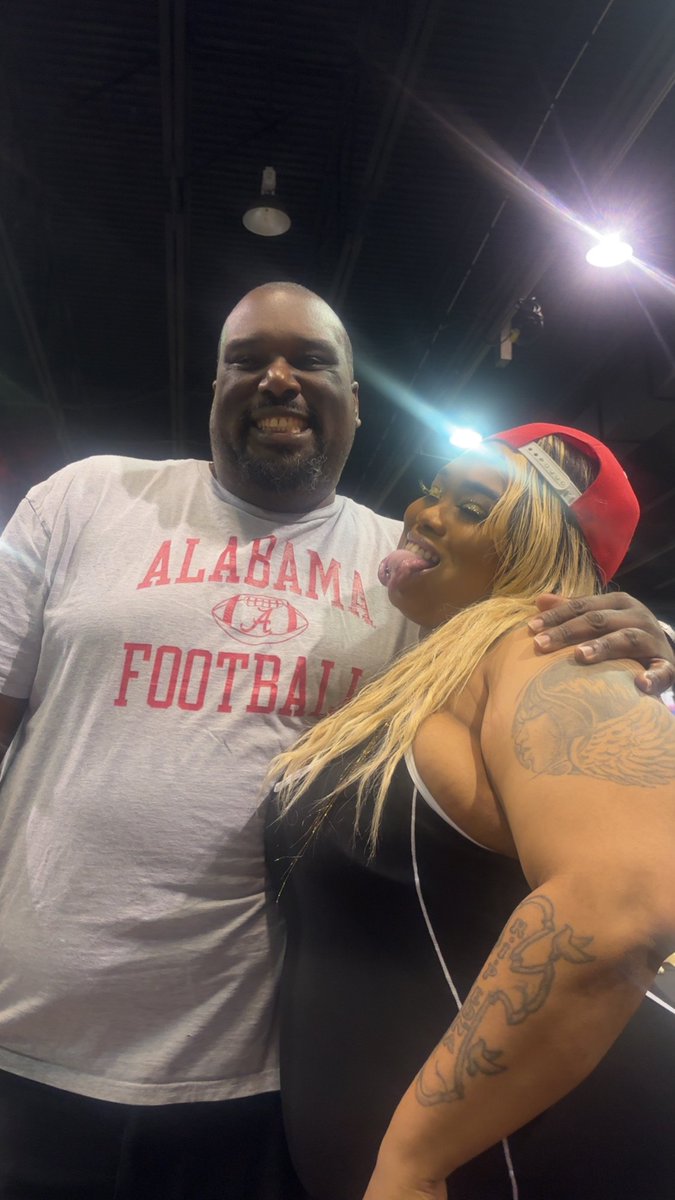 GODDESSXXX tweet media