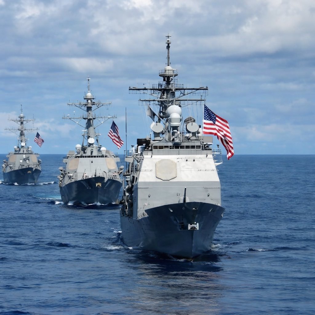 MojtabaKhamen's tweet photo. 🇮🇷🇺🇸 Iran says any military ship attempting to cross the Strait of Hormuz will be confronted with strong force, https://t.co/qVQdA4cpS2