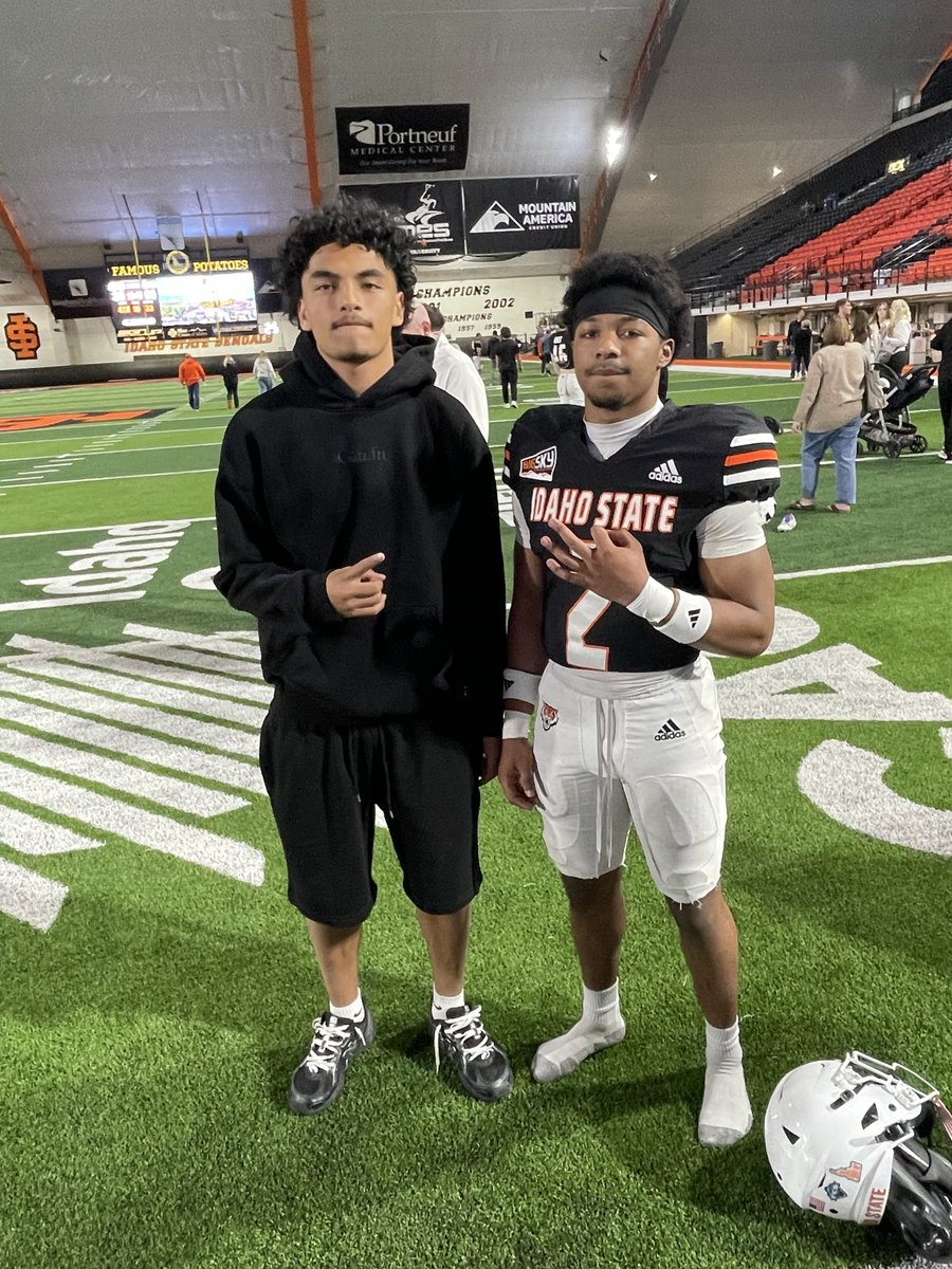 nusischaumkel's tweet photo. Thank you @BengalGridiron for the great experience at there junior day, got to meet there safeties coach @CoachBobbyJay https://t.co/XEhuyYuHCa