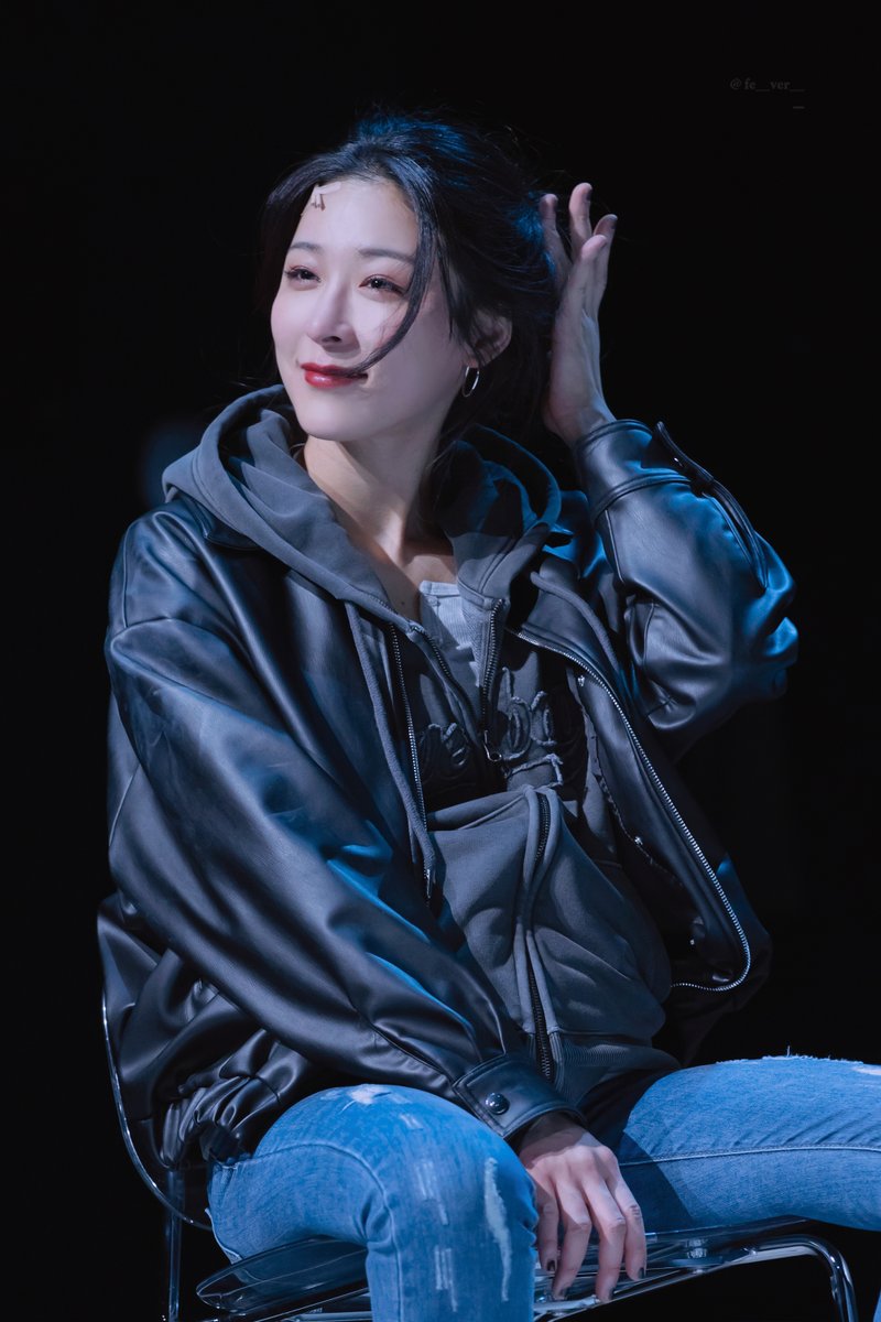 fe__ver__'s tweet photo. 260411 THE WASP 커튼콜
카알라 #정우연 https://t.co/hXIOi38KAL
