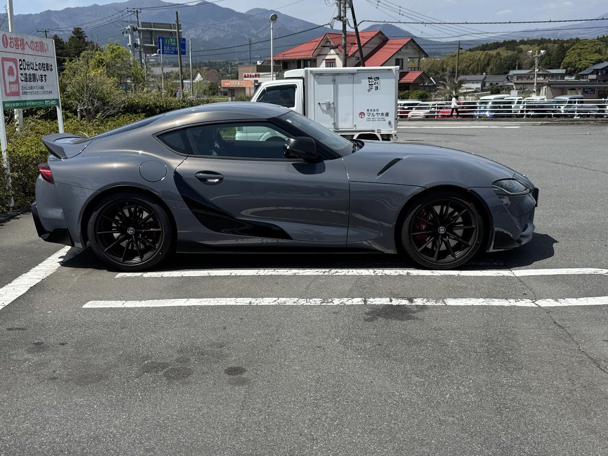 #スープラ 先代からの移植カスタム少しづつ進めてます
まずはドアパネルの一部のブラック化しました

#DIY