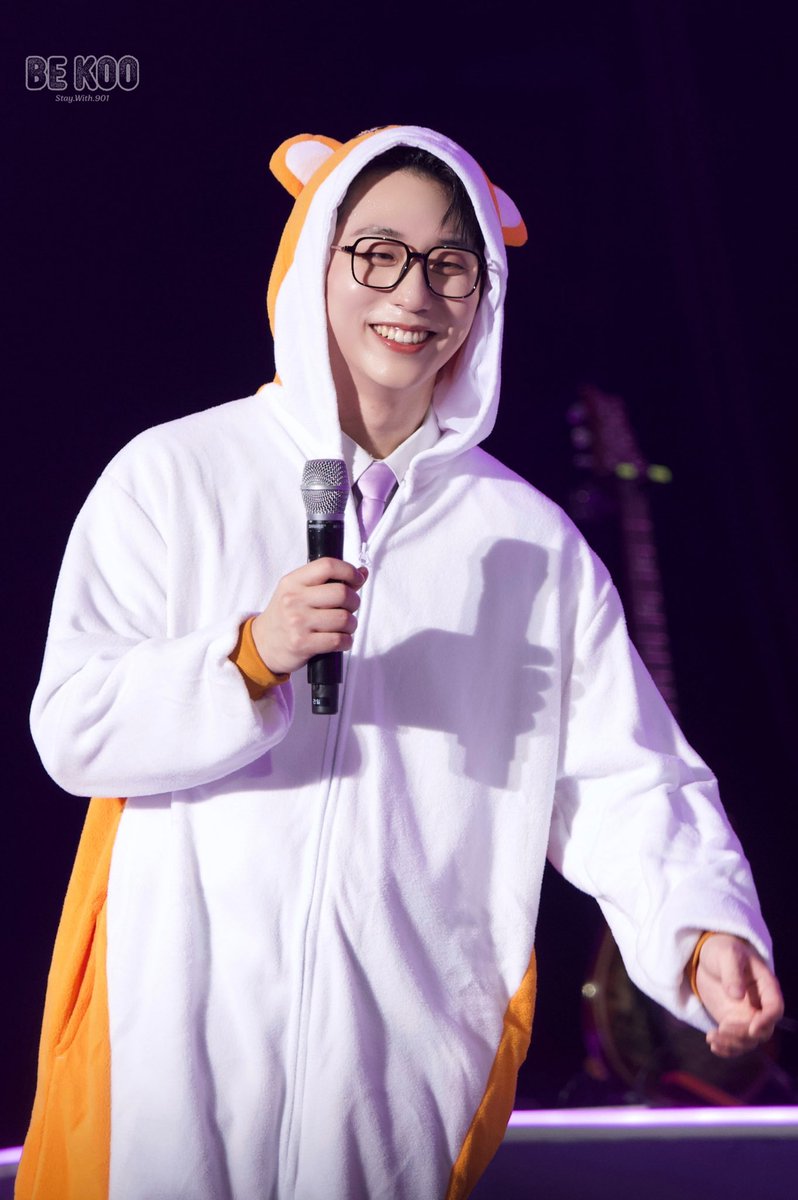 20260104 « XCLUSIVE PARTY» HD

짹짹~ 짹짹~ ₍⸍⸌̣ʷ̣̫⸍̣⸌₎ ❤︎
누구네 귀여운 햄스터가 훔쳐간 거야?🐹

Happy Hamster Day!!!!

#엑스디너리히어로즈 #XdinaryHeroes 
#건일 #Gunil