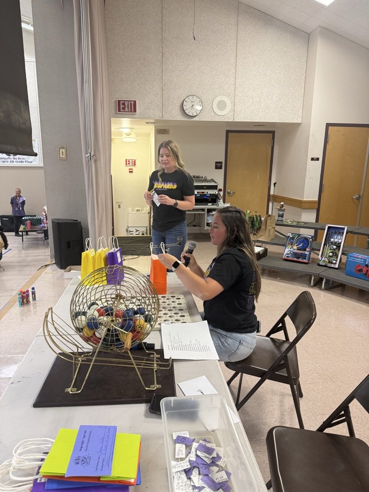 JulieCroy11's tweet image. We had an evening full of family fun during our Loma Vista Bingo Night💜💛💜💛#lvpride #weareBUSD