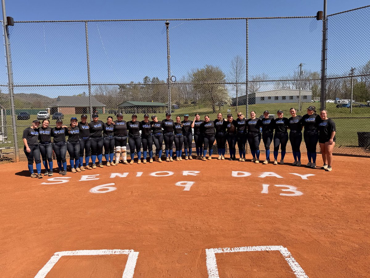 slappers_dad's tweet photo. Enjoyed senior day today!  Thank you seniors for your dedication to the program! Go Nados!!! https://t.co/3nJnkZjBDl