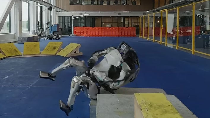 jhazani's tweet image. ouch! 

#disinfectant #light 

"Is the reason we don't have "robot butlers" from Boston Dynamics yet because it's more profitable for them to remain "Permanent R&amp;amp;D" than it is to actually enter the "Free Trade" market where they might fail?" #governmentschool #unicorp #busybody
