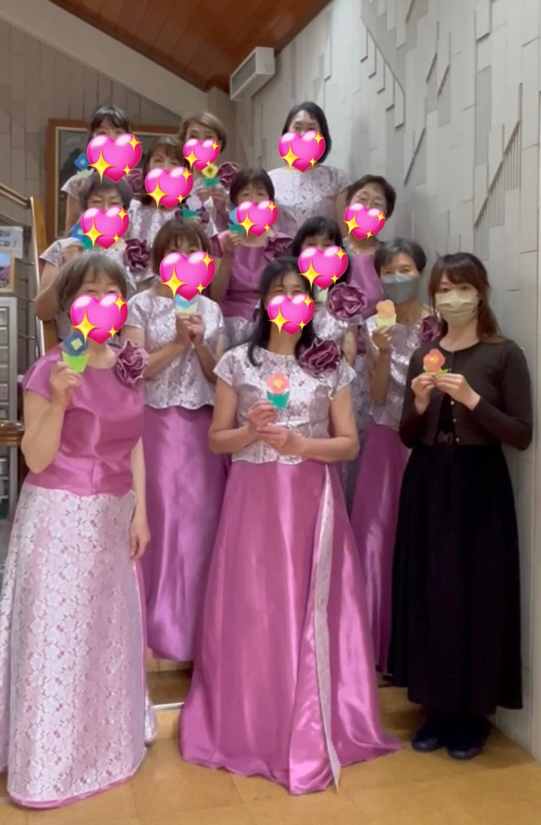 lois2811's tweet photo. 三田は今年も桜が綺麗でした🥰
去年は4ヶ月だったけど今年はちゃんと自分でお花を見上げて桜を認識してくれたようです！

木曜日は臨月のピアニストさんの代理で昔お世話になった合唱団の本番伴奏をしておりました🎹
産前と違って練習時間少ない中での本番が増えていく。
練習の質が求められる…🫡 https://t.co/603G6AlWqL