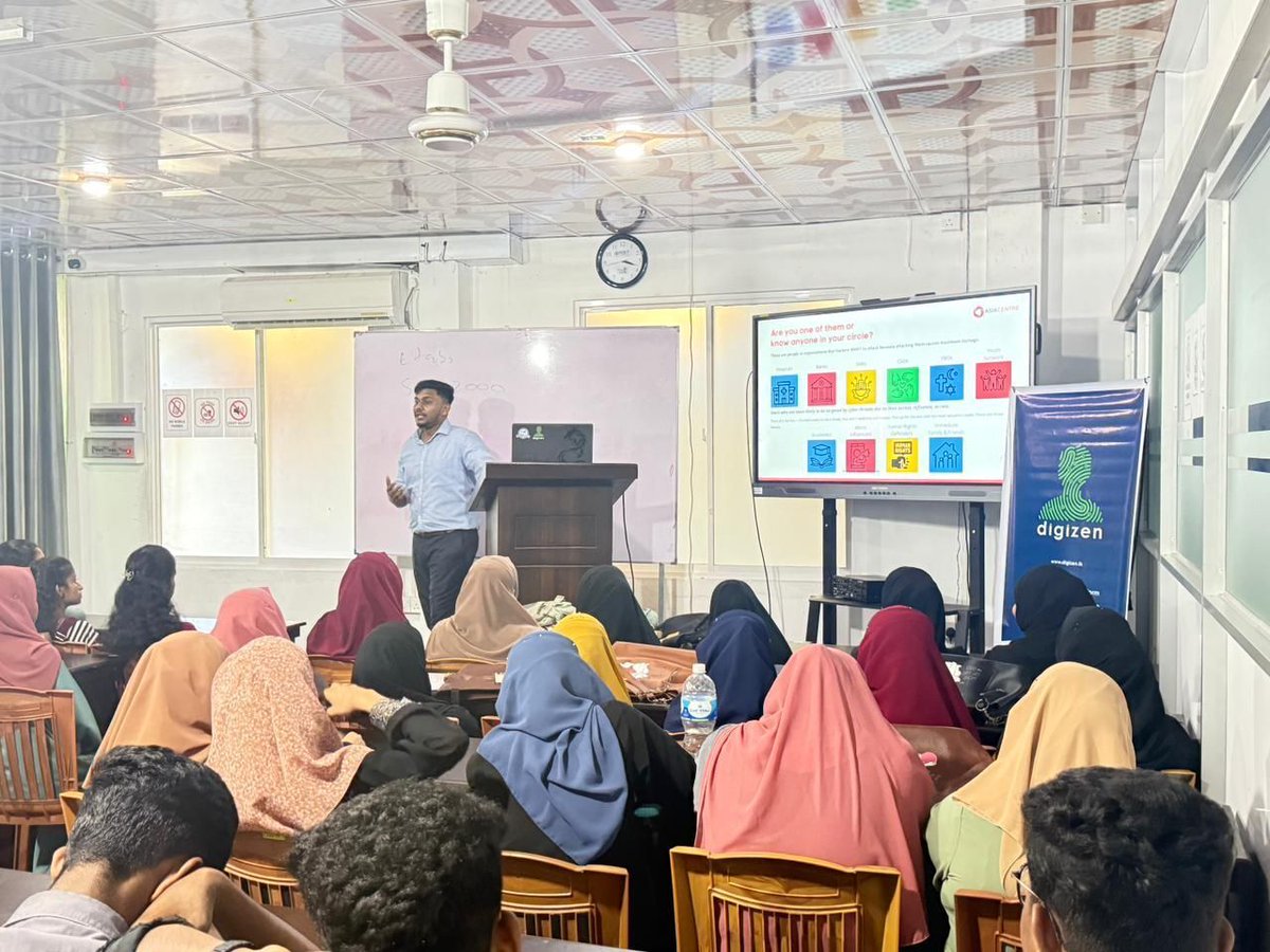 digizenlk's tweet photo. From learner to trainer 🚀

A digizen YAT trainer led a Digital Security Training for 70+ youth after completing ToT with Asia Centre &amp; digizen. Real conversations, real impact, building peer trainers and safer digital communities.

#digizenlk #YouthLeadership https://t.co/yR9jbS7MCf