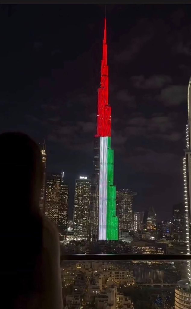 ونبدا سعاده جديده 

الحمد لله على نعمة الإسلام والأمن والامارات.

لكل اماراتي ولكل من يعتبر الامارات وطنه ولكن من يحب الامارات ،

صباح الخير و الله يحفظك و يرزقك من واسع فضله.
.
 صوره من بلادي 🇦🇪

#فخورين_بالإمارات