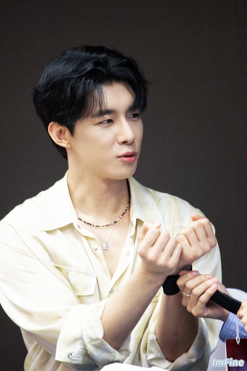 ImFineThxUADU tweet media