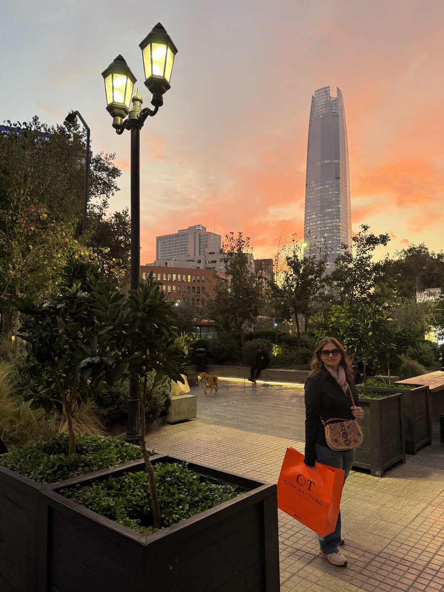 pkguru10's tweet image. Grateful 🙏 to be part of the ECMO Simulation Course 🫀🎥
Learning is continuous 📚🔁 and it’s always inspiring ✨ to be with ECMO enthusiasts 🤝
Rodrigo shows the best way to learn—teach 🧠, mentor 🤗 &amp;amp; give back 💙 🙌🚀
#ECMO🫀 #Simulation 🎓 #LifelongLearning 🌱 #CriticalCare