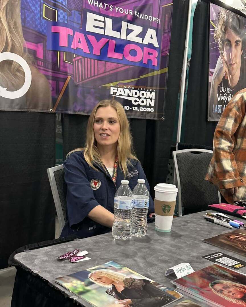 More of Eliza Taylor at FandomCon Con today! 📸💞

#ElizaTaylor #ClarkeGriffin #The100 #GroundersSourceOfficial #the100fandom #Fandomcon #DeepMoments #Viralposts instagr.am/p/DXBAo3_miJ9/