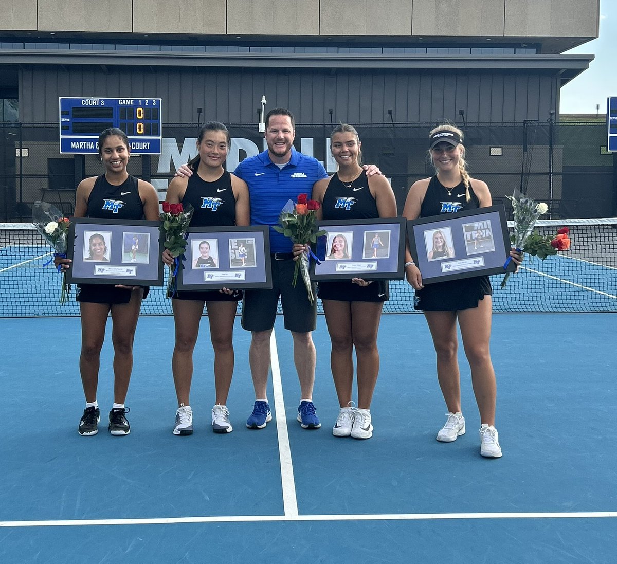 ldeleon5's tweet image. I remember when all of these seniors first arrived at @mtsu! Really going to miss watching them compete and seeing them around campus. Especially my intern Cara! Thank you, Seniors. #SeniorDay #BLUEnited