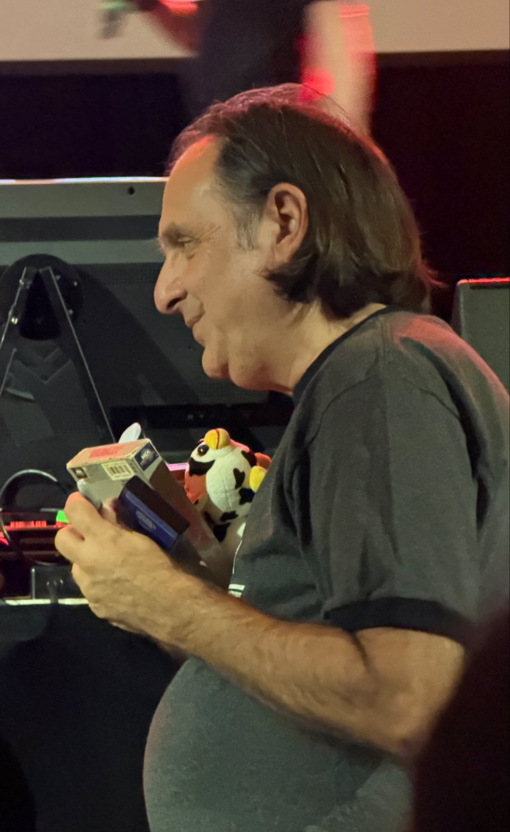 Jams 🛸🍈 tweet media