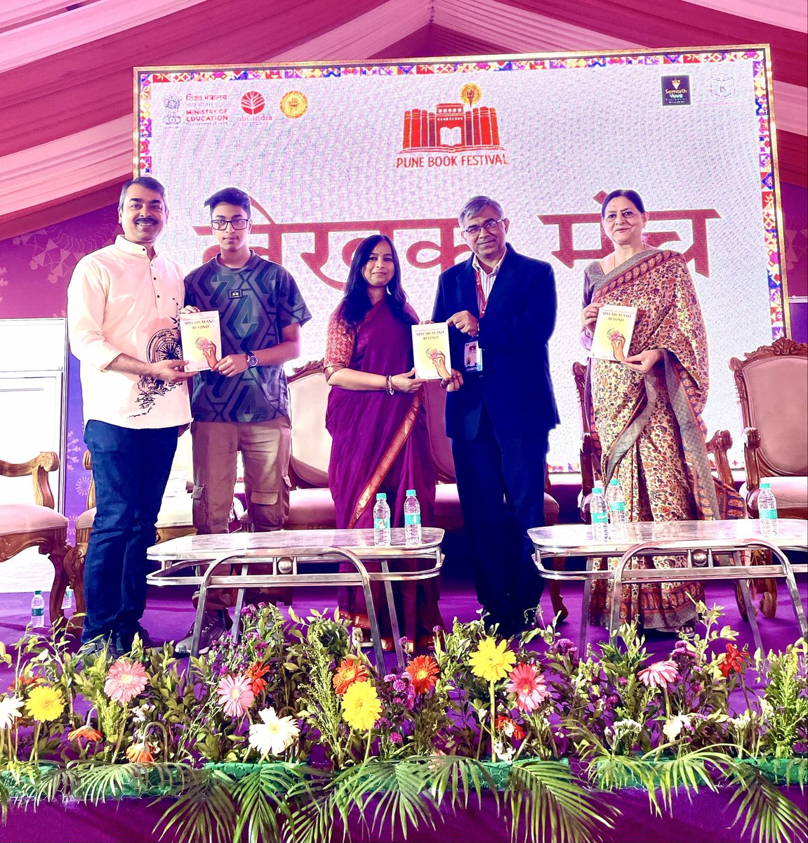 Imjyoti5's tweet photo. #AutismSpectrumDisorder , #SpectrumAndBeyond is hopeful towards creating an aware and inclusive world!” 
#BookLaunch  #VishwakarmaPublications  #PuneBookFestival 
#FergussonCollege 
#NationalBookTrust  

https://t.co/wPX2p6C2g2

#AwarenessMatters #Neurodiversity
#SeriesLaunch https://t.co/oApSlvKzKC