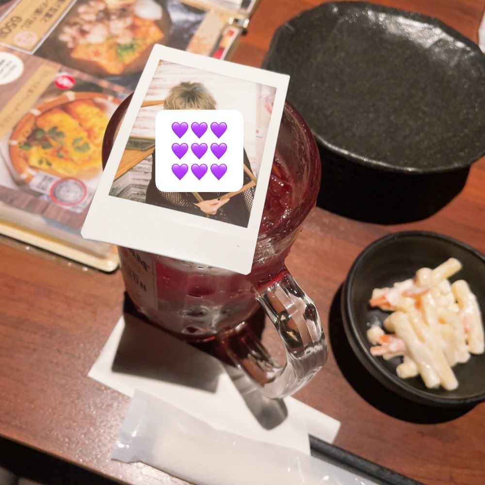 ApimaruS2's tweet photo. ぽろさつDay1💜✨️
ひーさびさにれかさんの相変わらずバチバチでイケイケなベースを堪能できやした(̨̡  ◜𖥦◝)̧̢𓈒𓂂𓏸♡
真ん中辺りだったけど、いい感じに手元もペースの下あたりまで見えたから視界も最高でしたん(*´-`*)❤️‍🔥
2日目も対よろです！！🤜🏻⋆͛🤛🏻 https://t.co/EI5lP64hI3