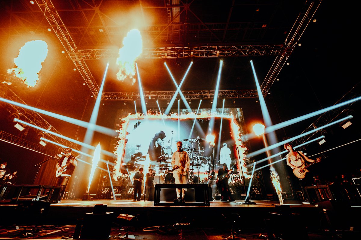 coldrain_official tweet media