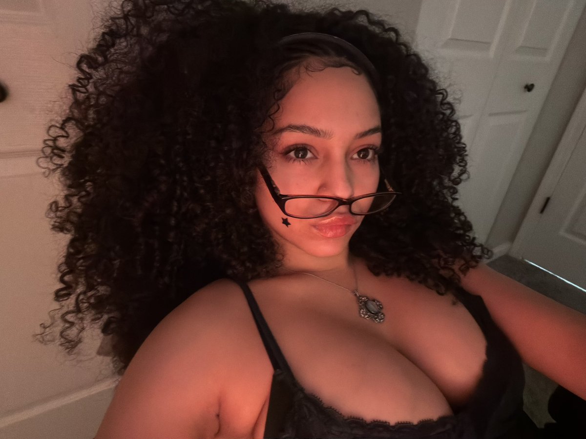 𝓐𝓷𝓰𝓮𝓵 tweet media