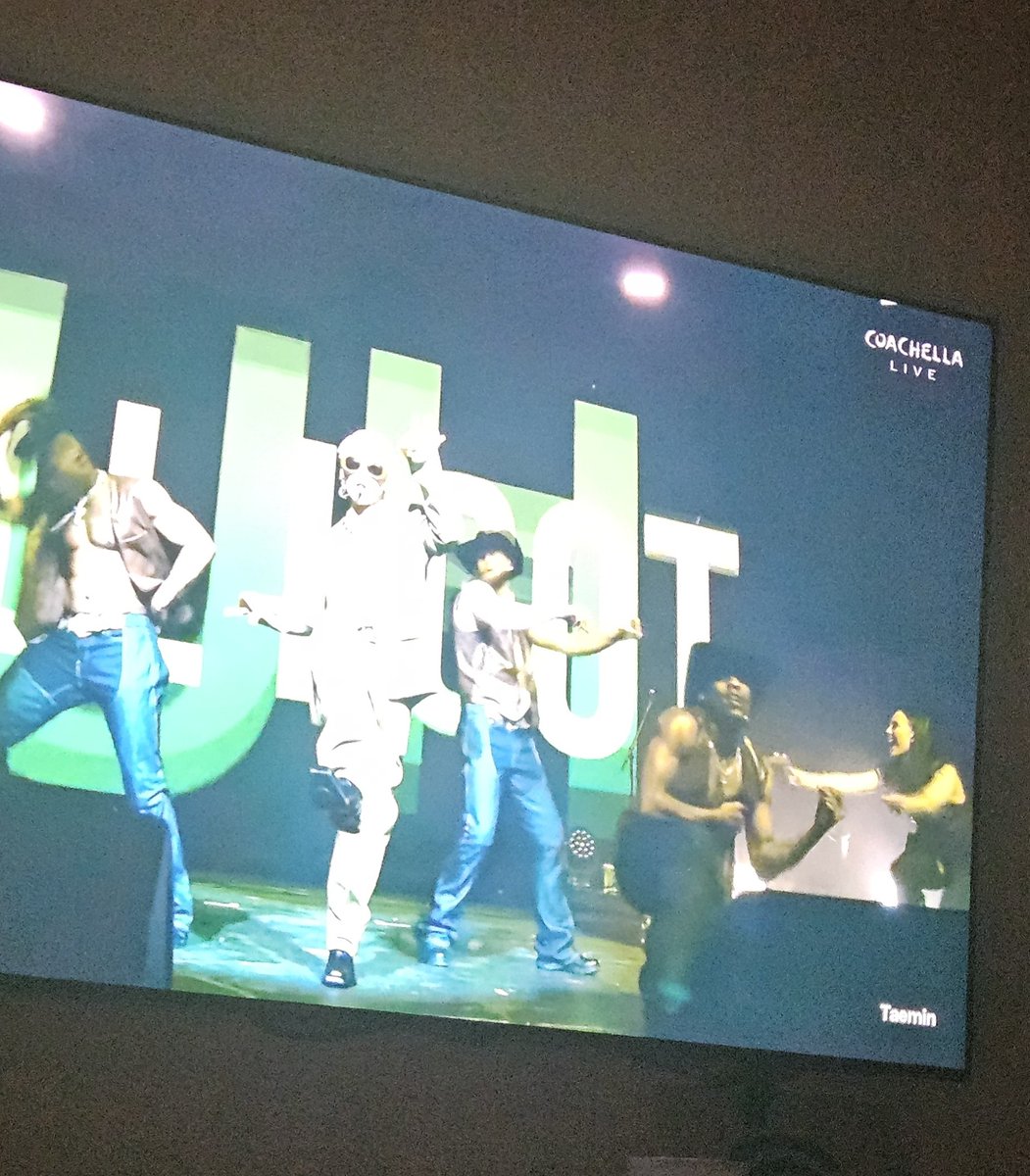 Onew's baby girl ❤ tweet media