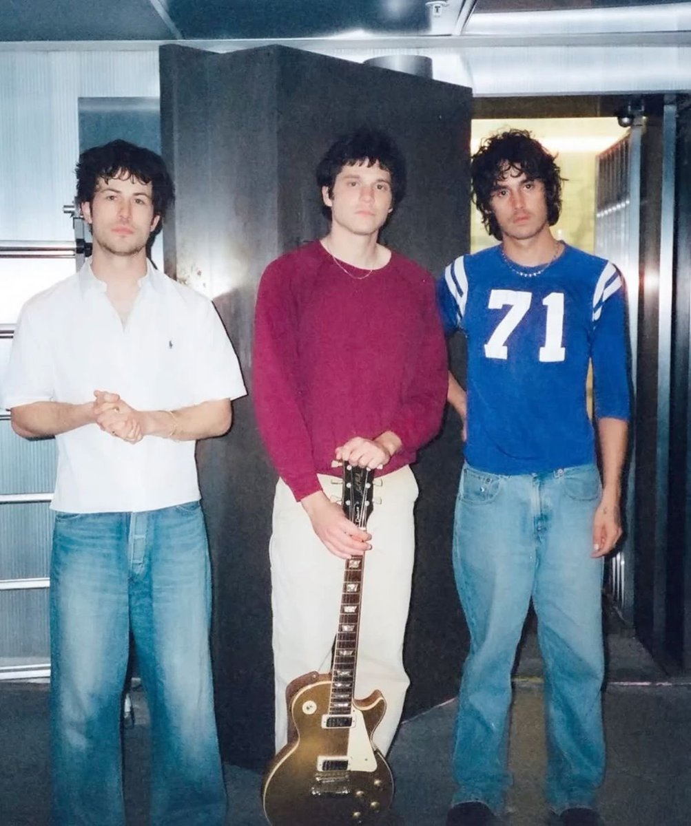 mia 🐞 tweet media