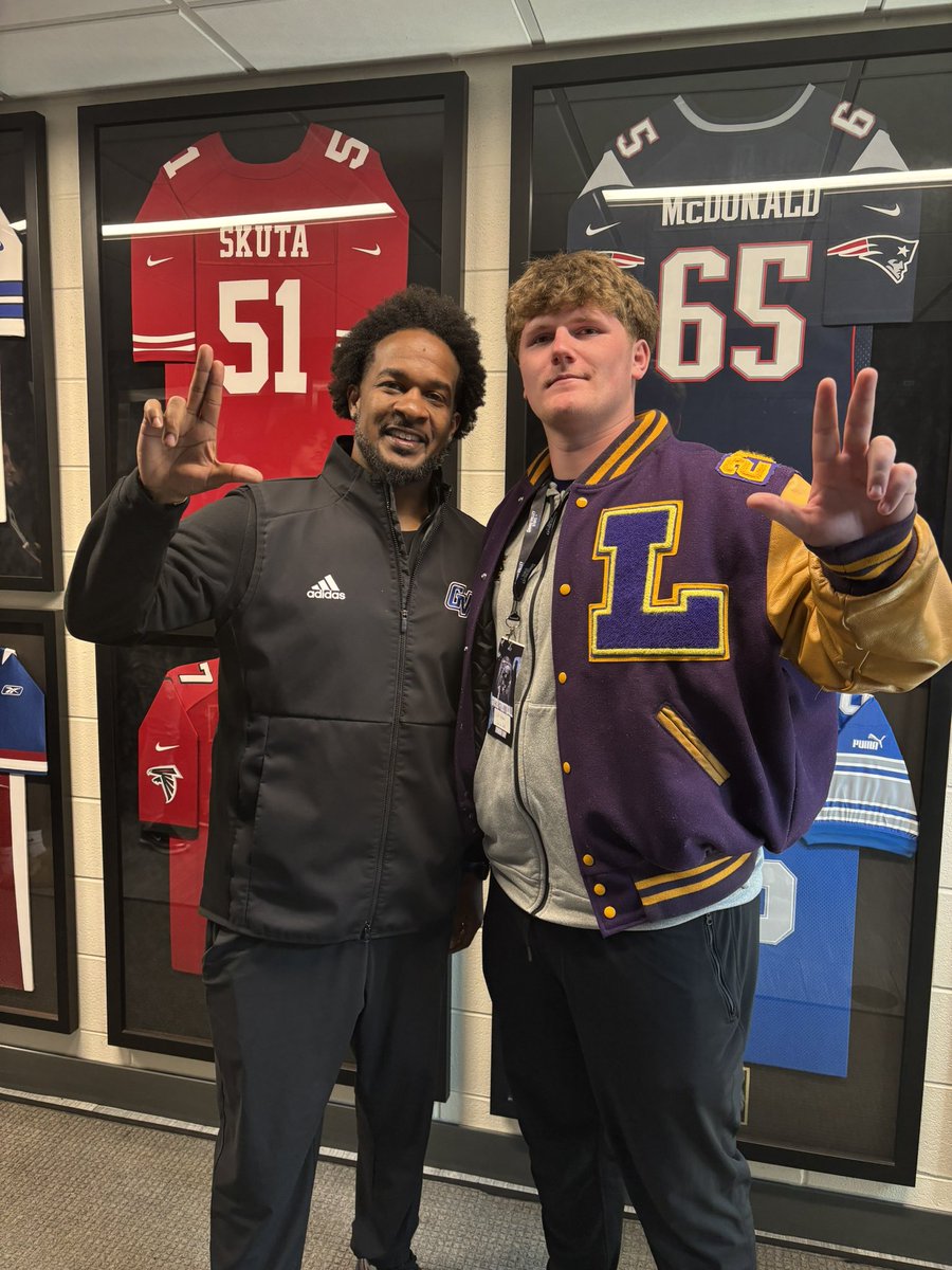 HuskenWill's tweet photo. Had a great Junior Day today at @gvsufootball! Thank you again @CoachGollman for the invite! Can’t wait to be back on campus !
@coachrohn @DLSFootball_MI @CoachWooster @CoachMacCarruth @danny_moto_ @CoachLouisGVSU @CoachGravier https://t.co/S9JQi7Yf0V