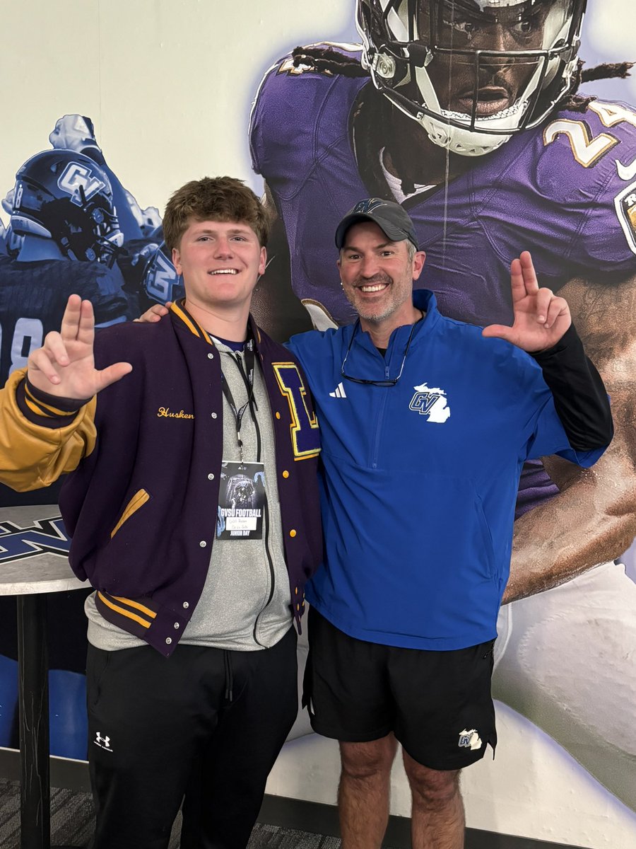 HuskenWill's tweet photo. Had a great Junior Day today at @gvsufootball! Thank you again @CoachGollman for the invite! Can’t wait to be back on campus !
@coachrohn @DLSFootball_MI @CoachWooster @CoachMacCarruth @danny_moto_ @CoachLouisGVSU @CoachGravier https://t.co/S9JQi7Yf0V