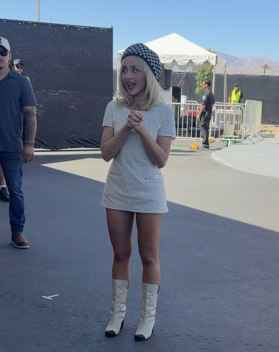 brooke lynne MET SABRINA ♡ tweet media