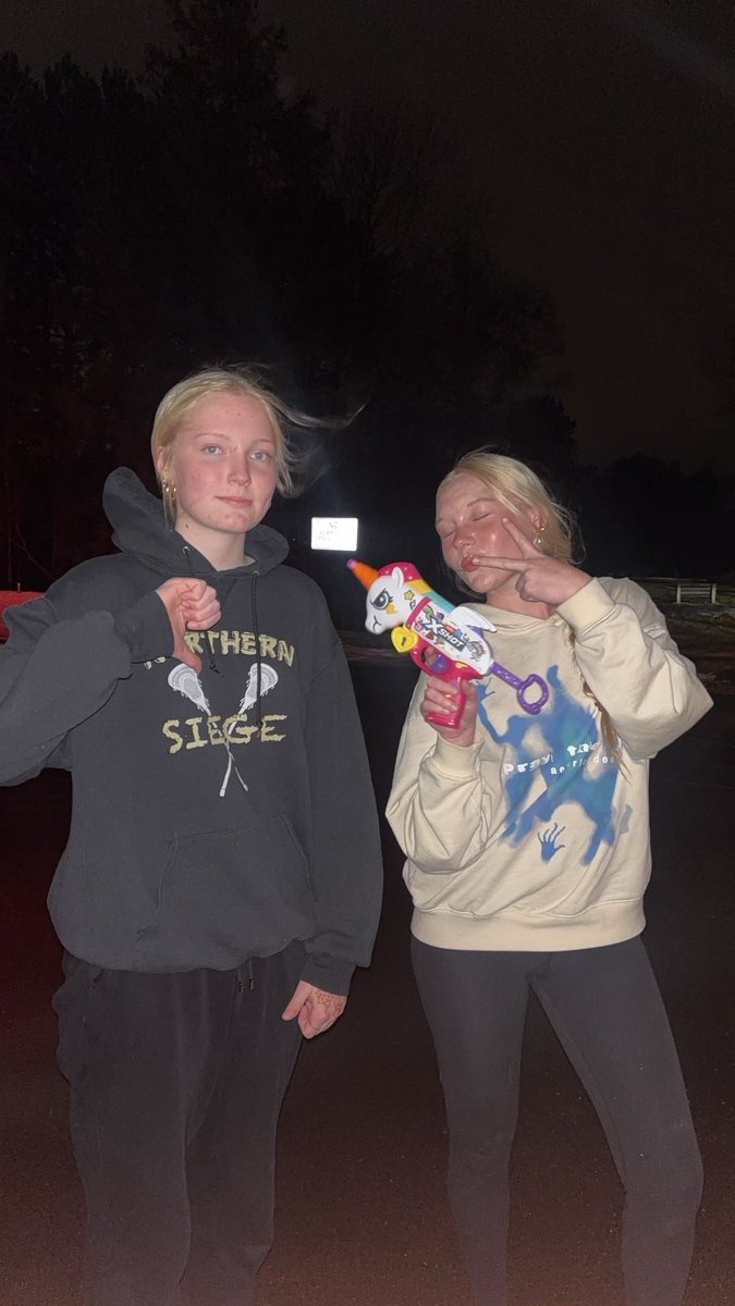 DartSluts's tweet photo. @CecNerf Harper absolutely jizzed on Tuula Hallsten from @foamfondlers69 https://t.co/cf6QI2iY39