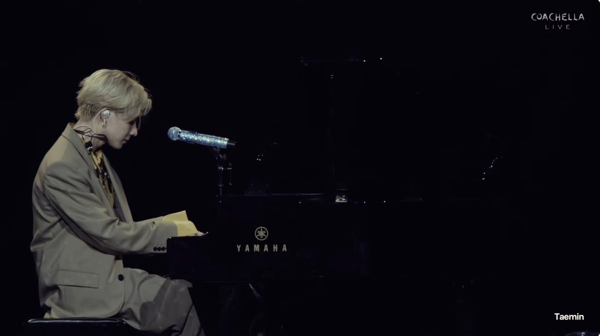 `ฝนตกเปียกปอน.? 🌴 #TAEMCHELLA tweet media