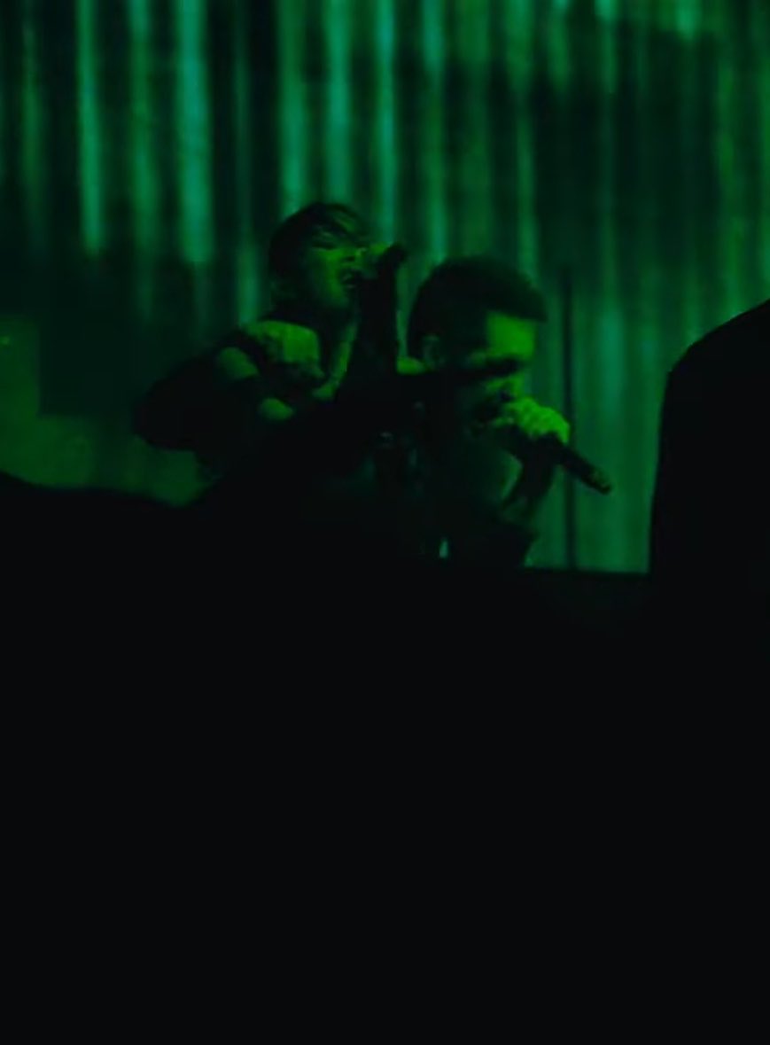 memo0rabilia's tweet image. REALLY #LOVED this moment becuase his arm was over her shoulder like YESSSSS MAMA PAPA!!!!