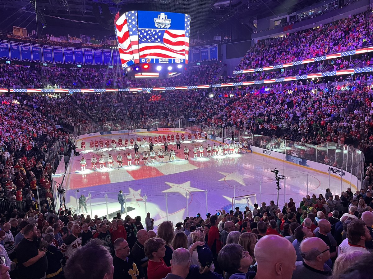 Stitch_Head's tweet image. #RoadTrip! 
Snap decision for last minute roadie to Vegas for the Frozen Four title game between Denver and Wisconsin for Lady StitchHead and I. Neither school has baseball so I hope they end in a tie.