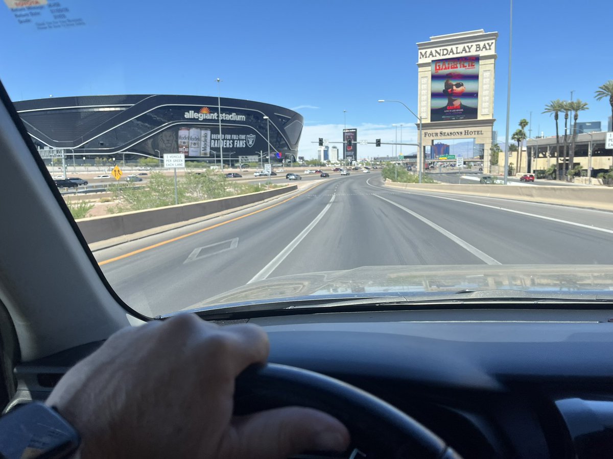 Stitch_Head's tweet image. #RoadTrip! 
Snap decision for last minute roadie to Vegas for the Frozen Four title game between Denver and Wisconsin for Lady StitchHead and I. Neither school has baseball so I hope they end in a tie.