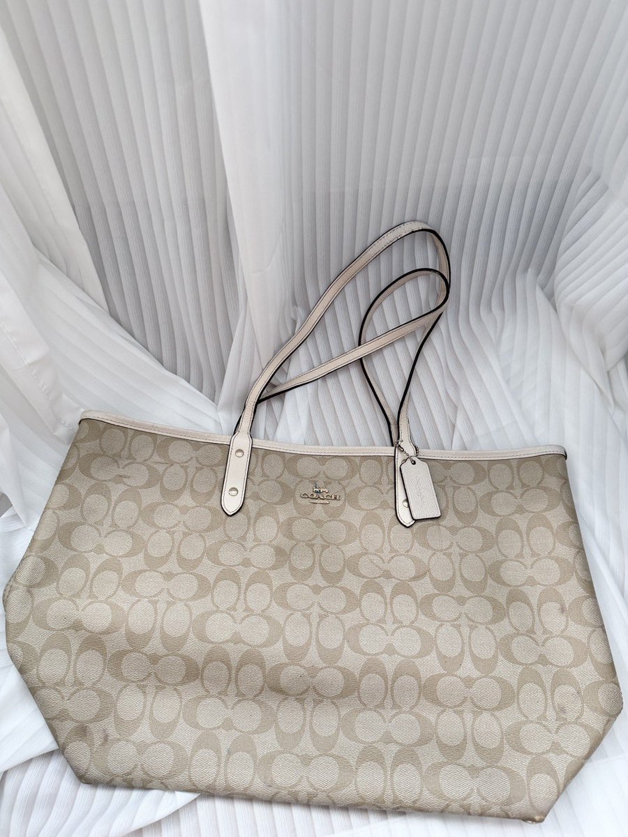 bags@2——— tweet media